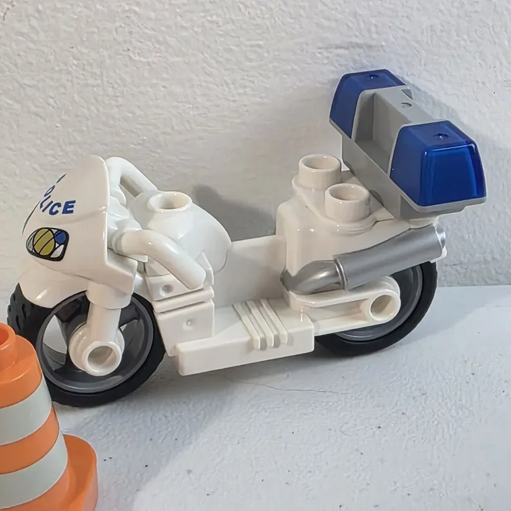 Lego DUPLO Police Bike #5679 6 Pcs Police Motorcycle Retired 2015